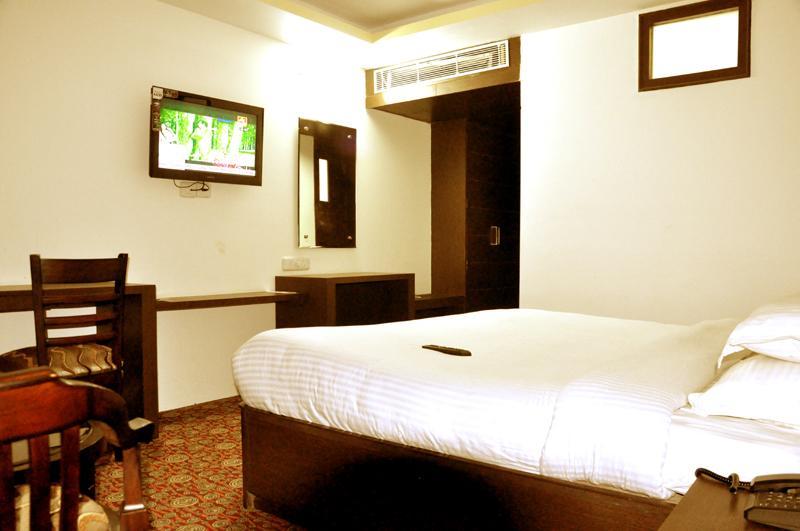 Hotel Trinetar Resorts Batoti Exterior photo