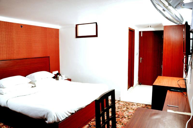 Hotel Trinetar Resorts Batoti Exterior photo