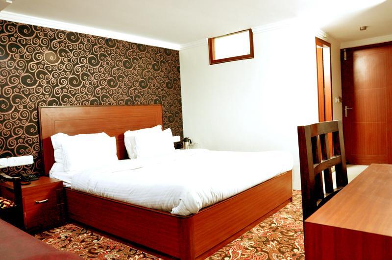 Hotel Trinetar Resorts Batoti Exterior photo